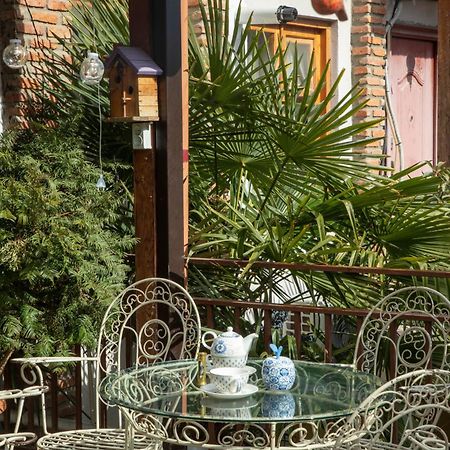 Tatin - Hotel & Cafe In Мцхета Экстерьер фото