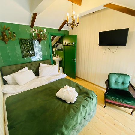 Tatin - Hotel & Cafe In Мцхета Экстерьер фото