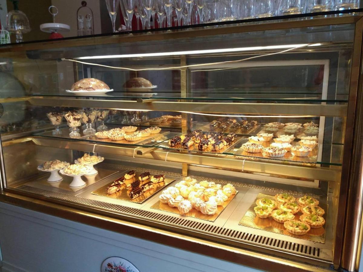 Tatin - Hotel & Cafe In Мцхета Экстерьер фото