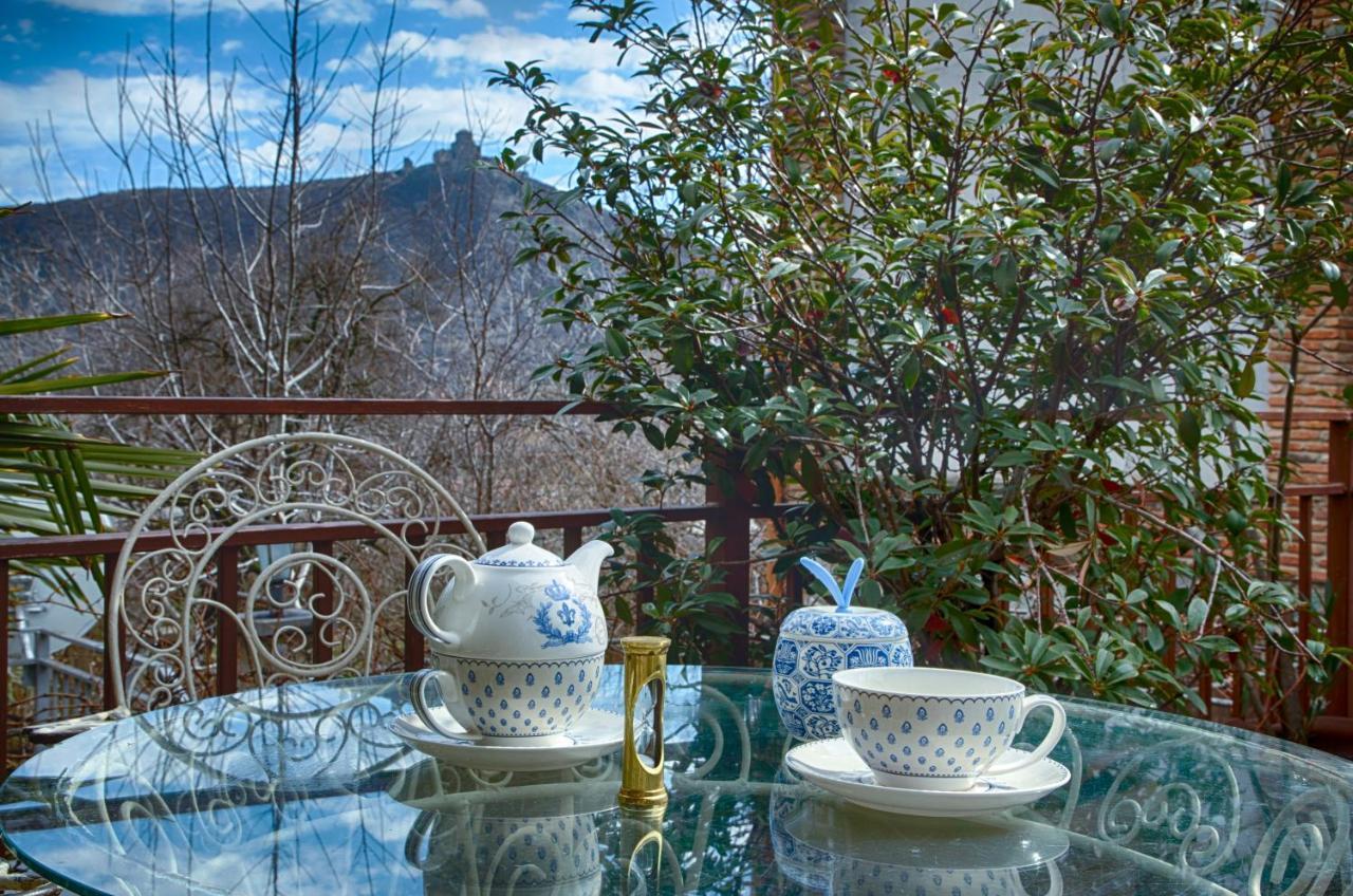 Tatin - Hotel & Cafe In Мцхета Экстерьер фото