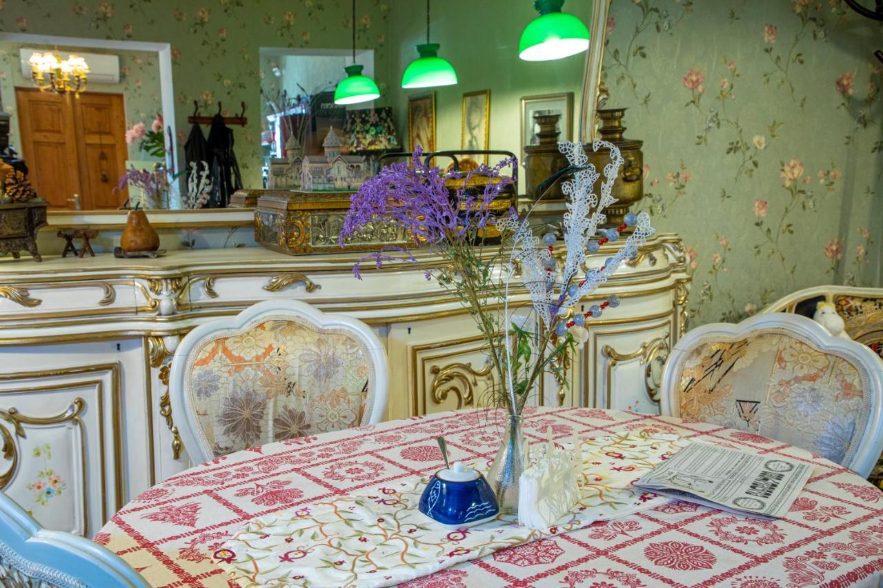 Tatin - Hotel & Cafe In Мцхета Экстерьер фото