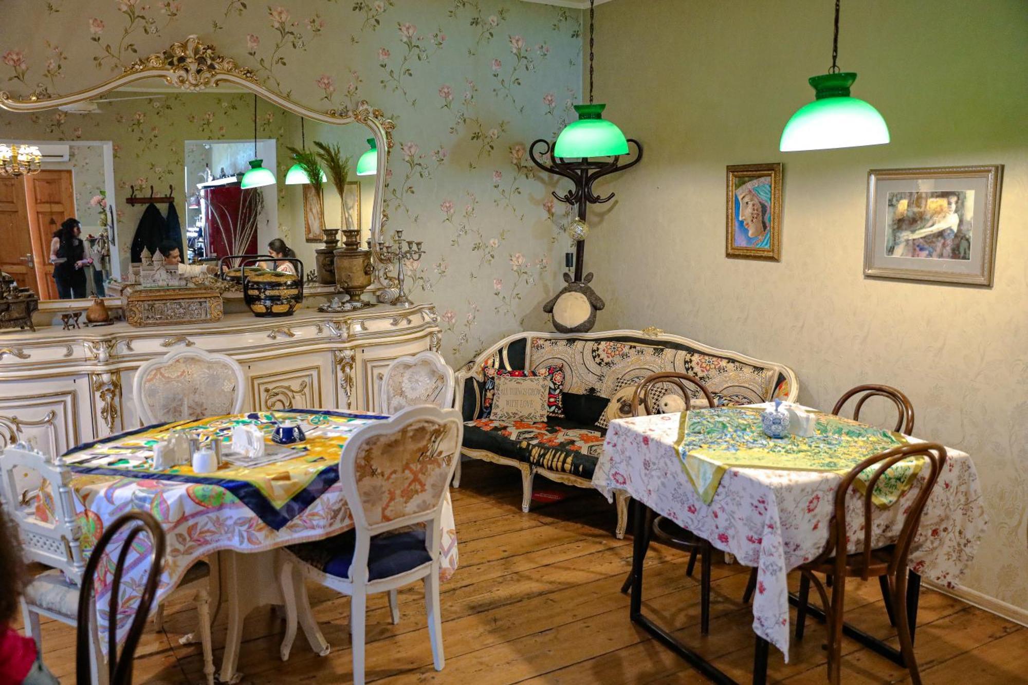 Tatin - Hotel & Cafe In Мцхета Экстерьер фото